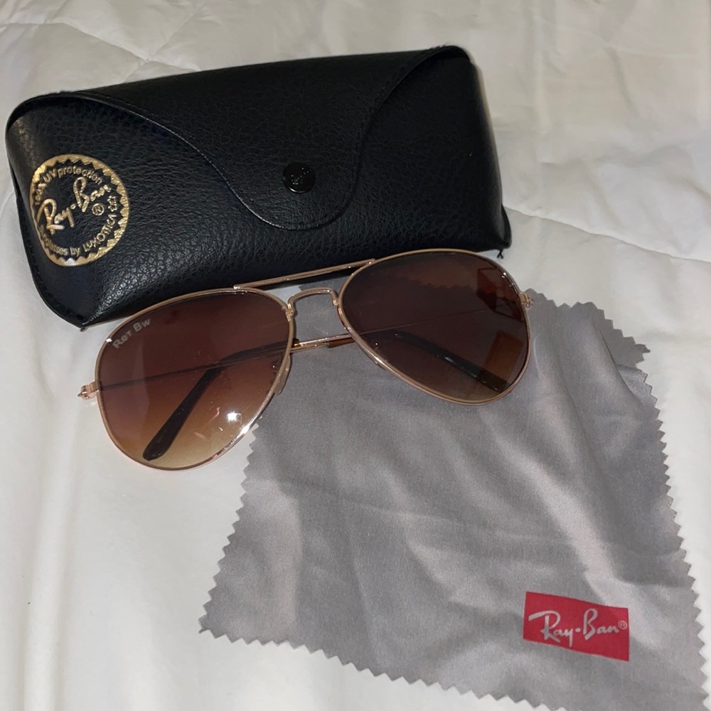 Ray-Ban Aviators for women with brown fade shades